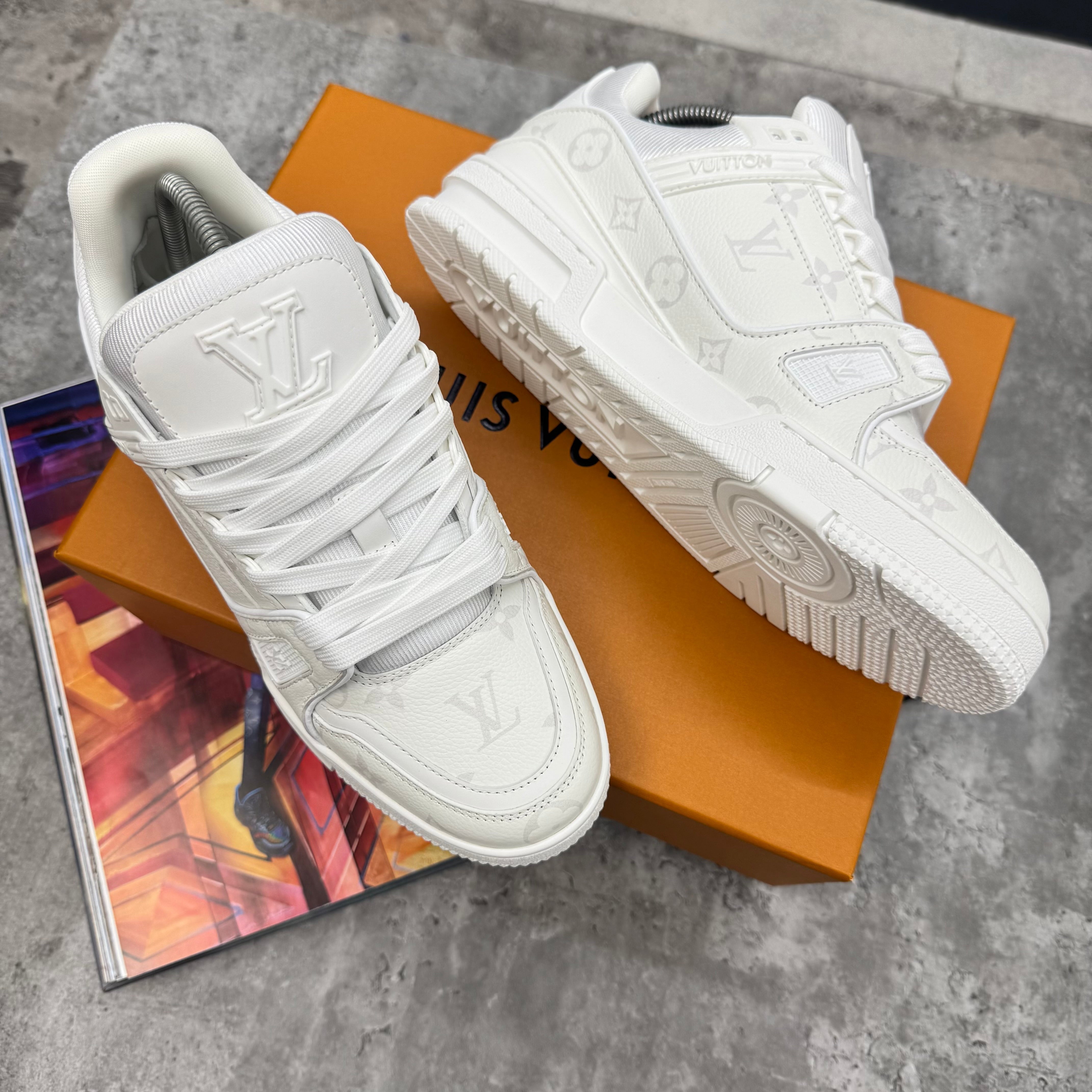 (PRE-ORDER) LVE - MONOGRAM TRAINERS - WHITE