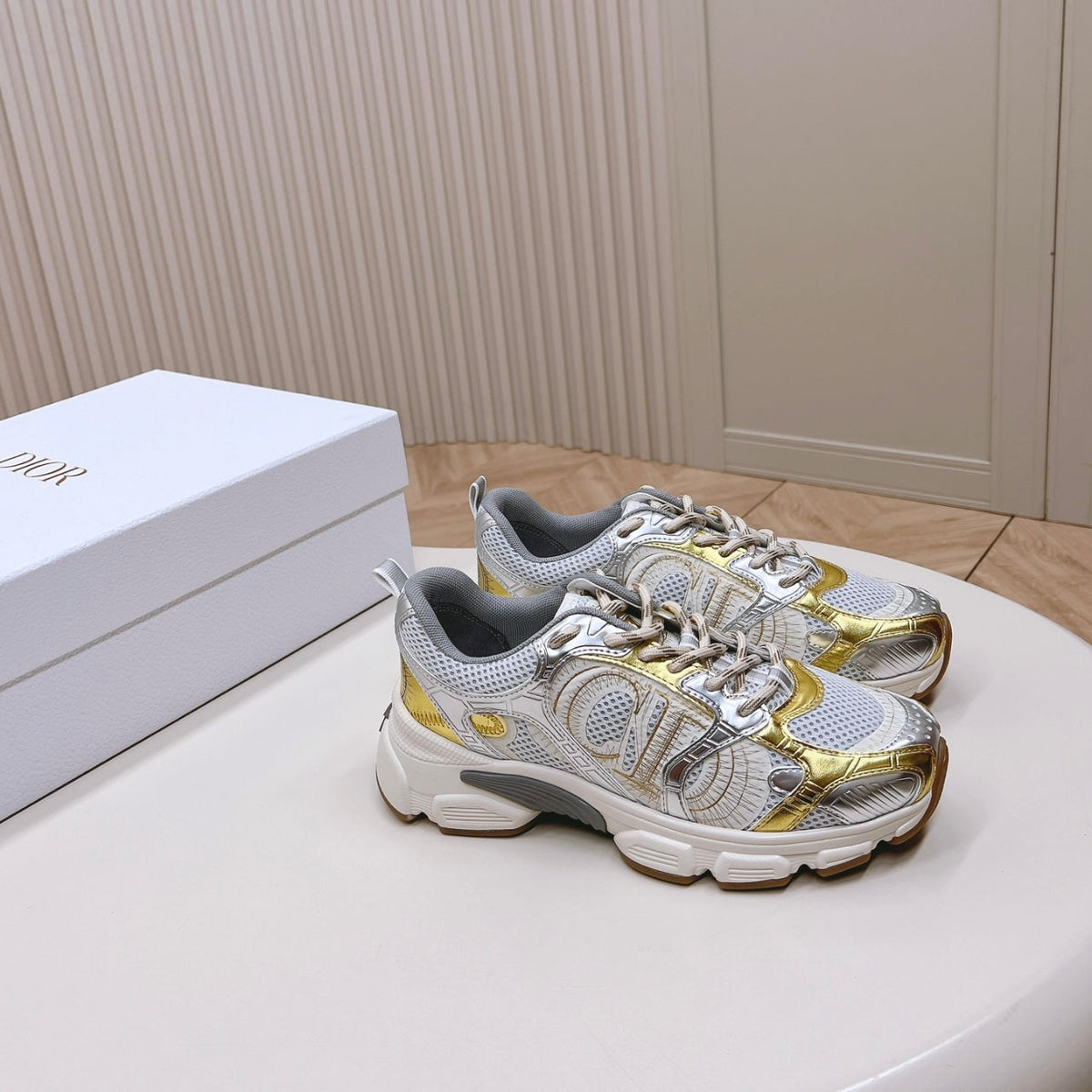 CD - CHRONO TRAINERS - SILVER/GOLD