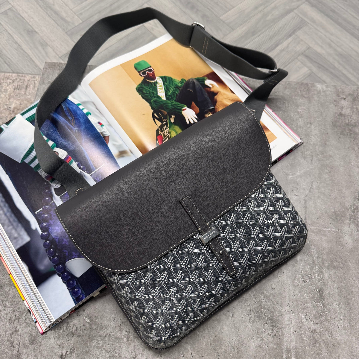 GYRD MAN BAG - GREY