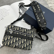 CD - OBLIQUE SAFARI BAG