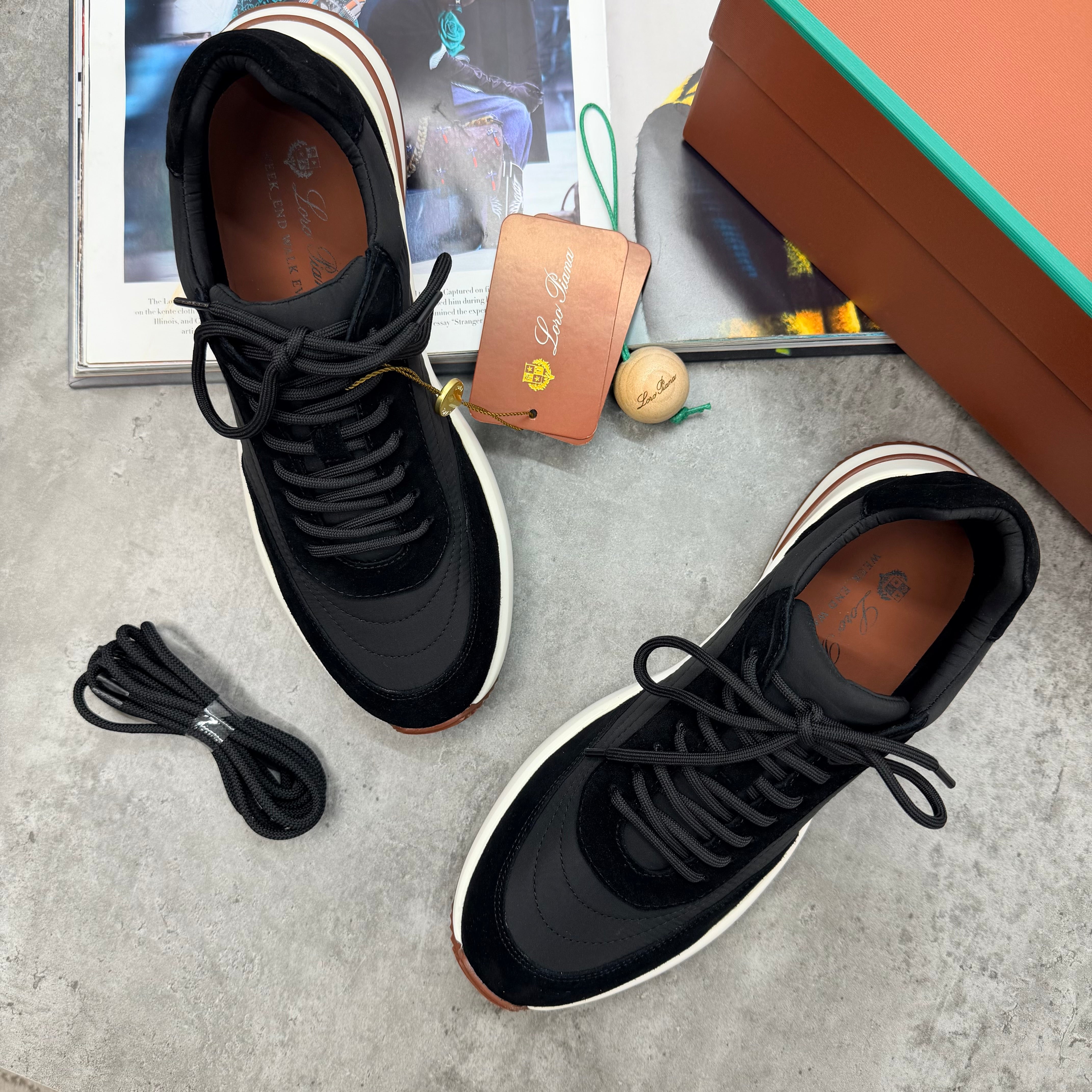 (PRE-ORDER) LORO - TRAINERS - BLACK
