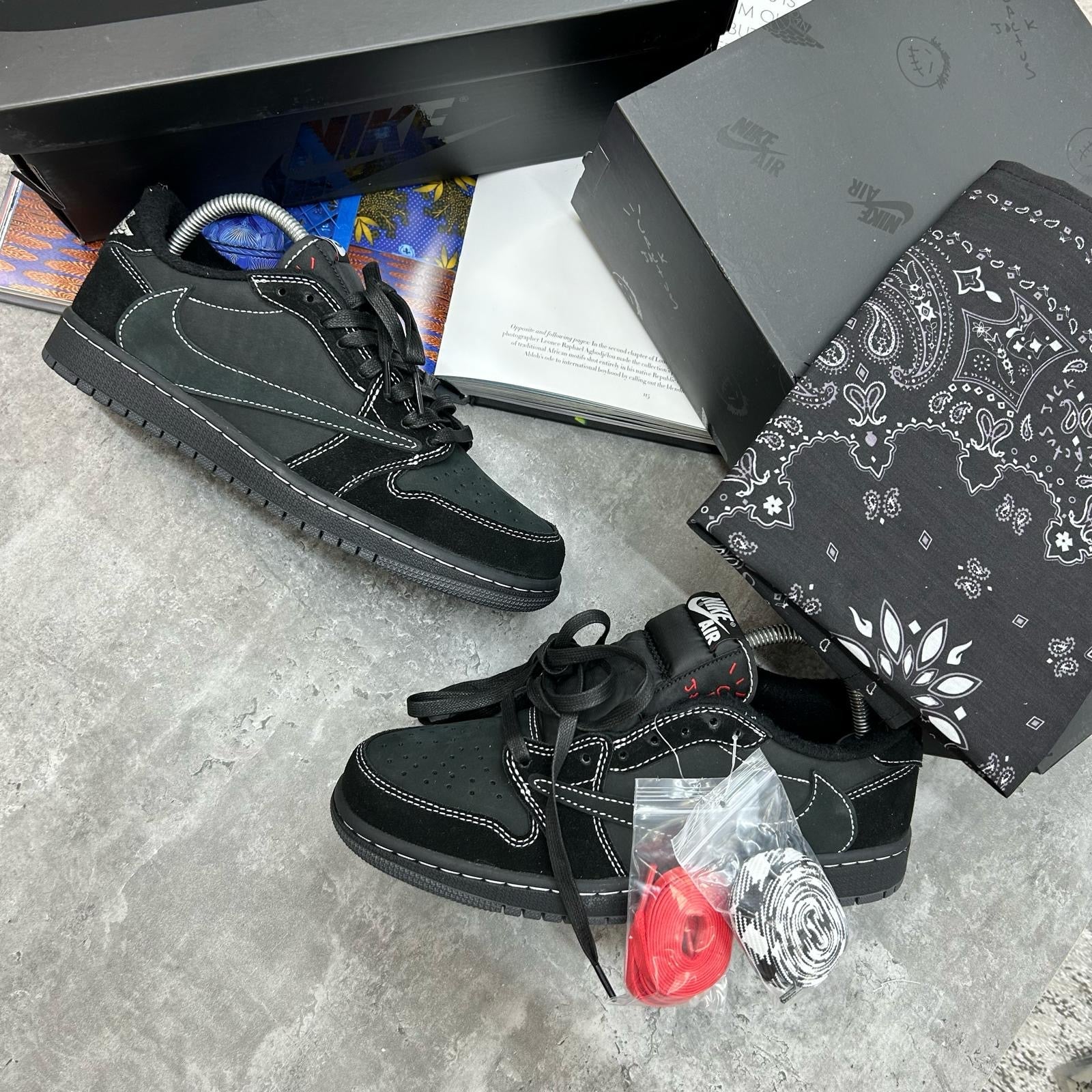 (PRE-ORDER) N X TS - AIR JORDAN 1 - PHANTOM BLACK