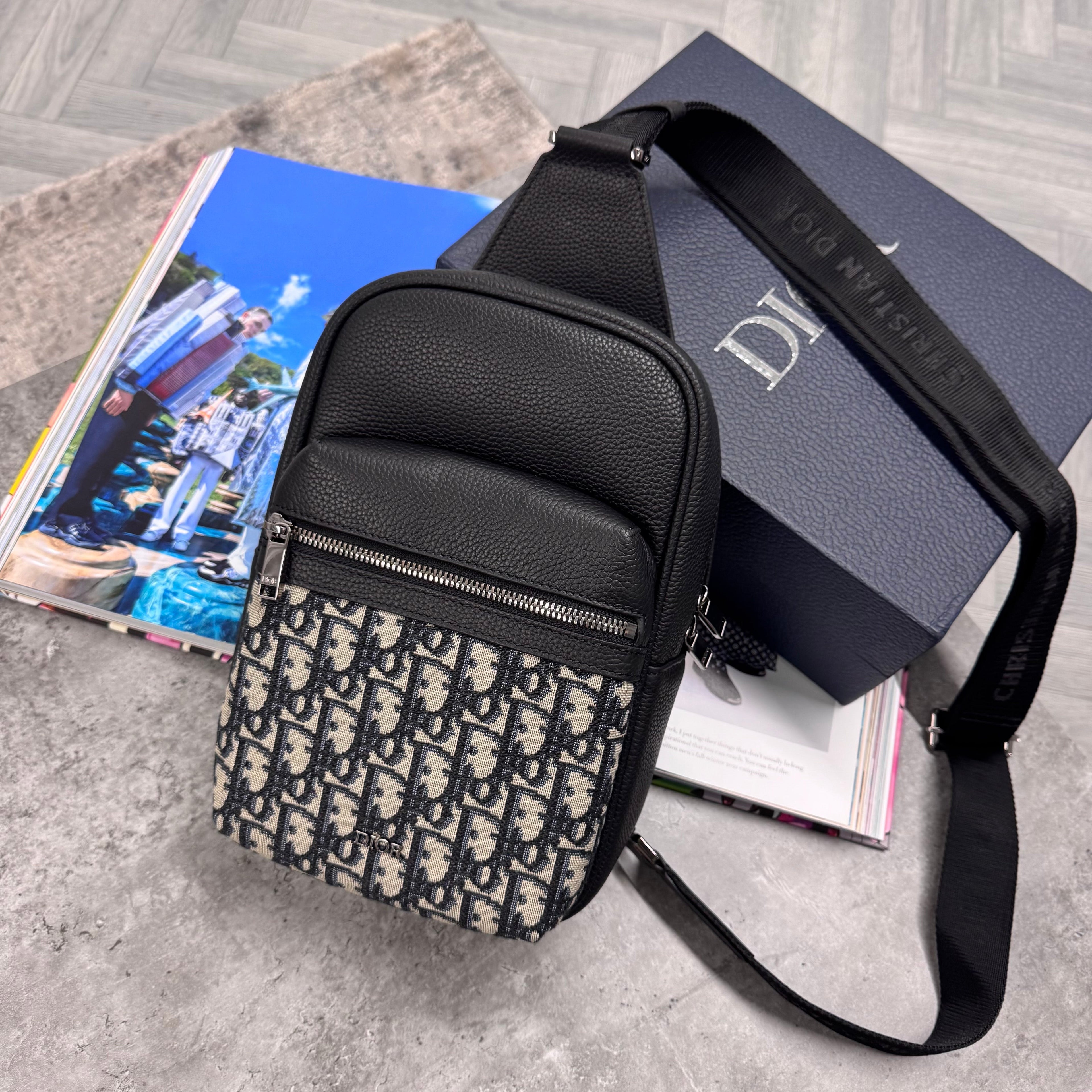 (PRE ORDER) CD CROSSBODY SLING - CREAM