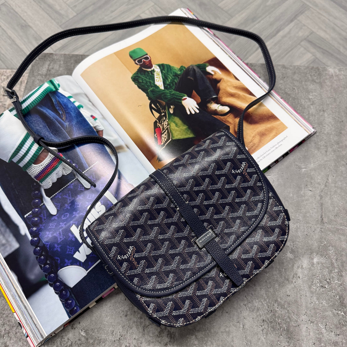 GYRD MAN BAG - NAVY