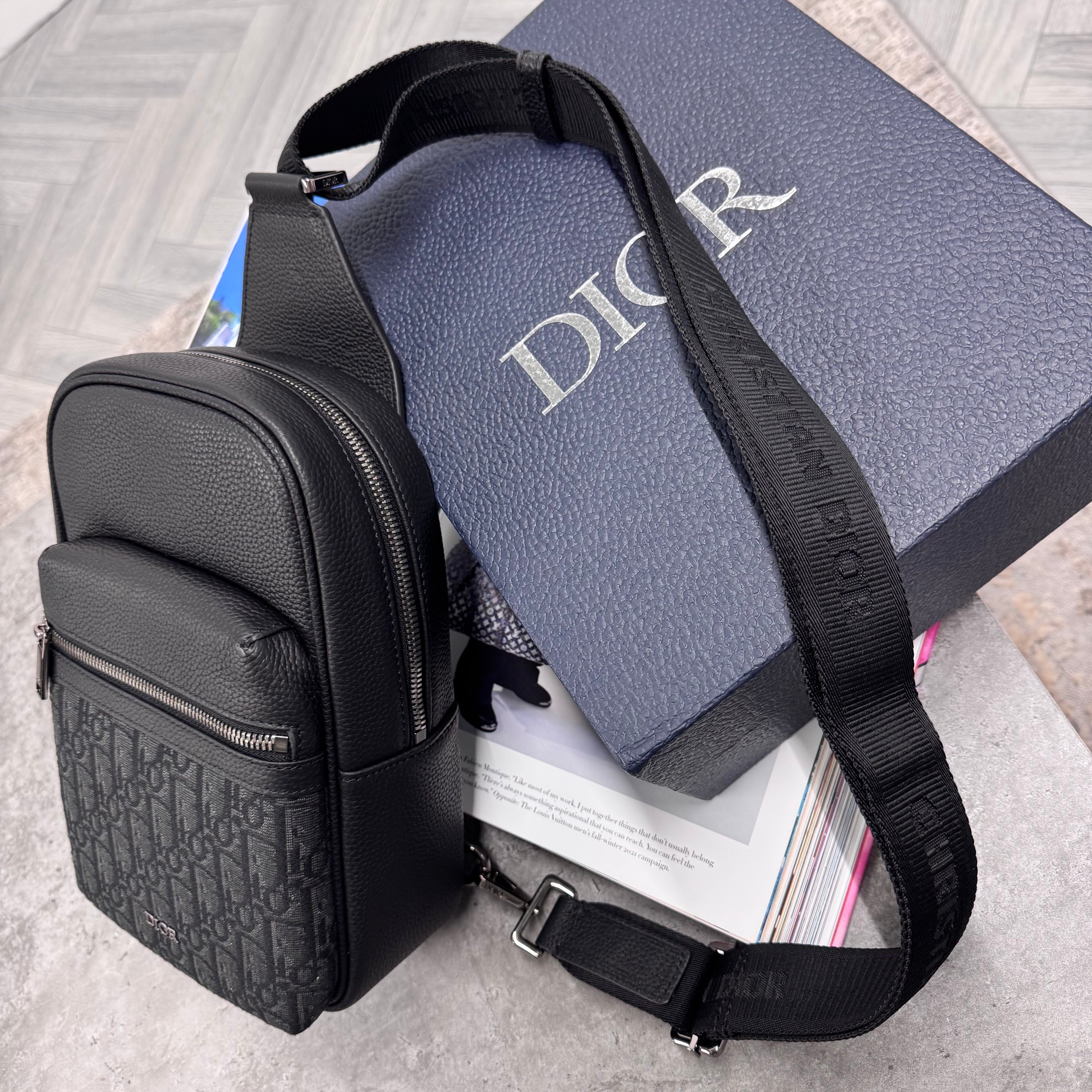 (PRE ORDER) CD CROSSBODY SLING - BLACK