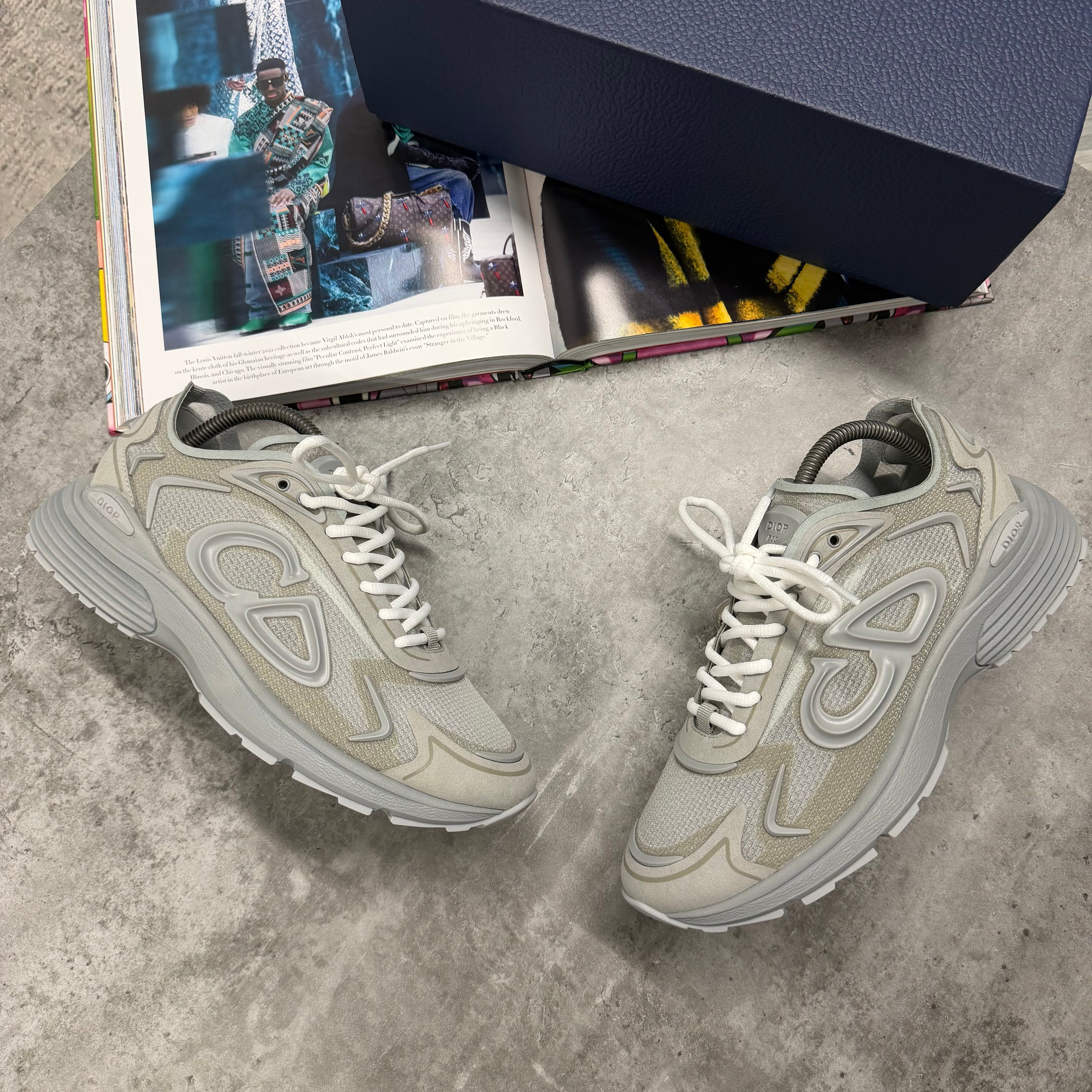 (PRE ORDER) B30 TRAINER - GREY FROST