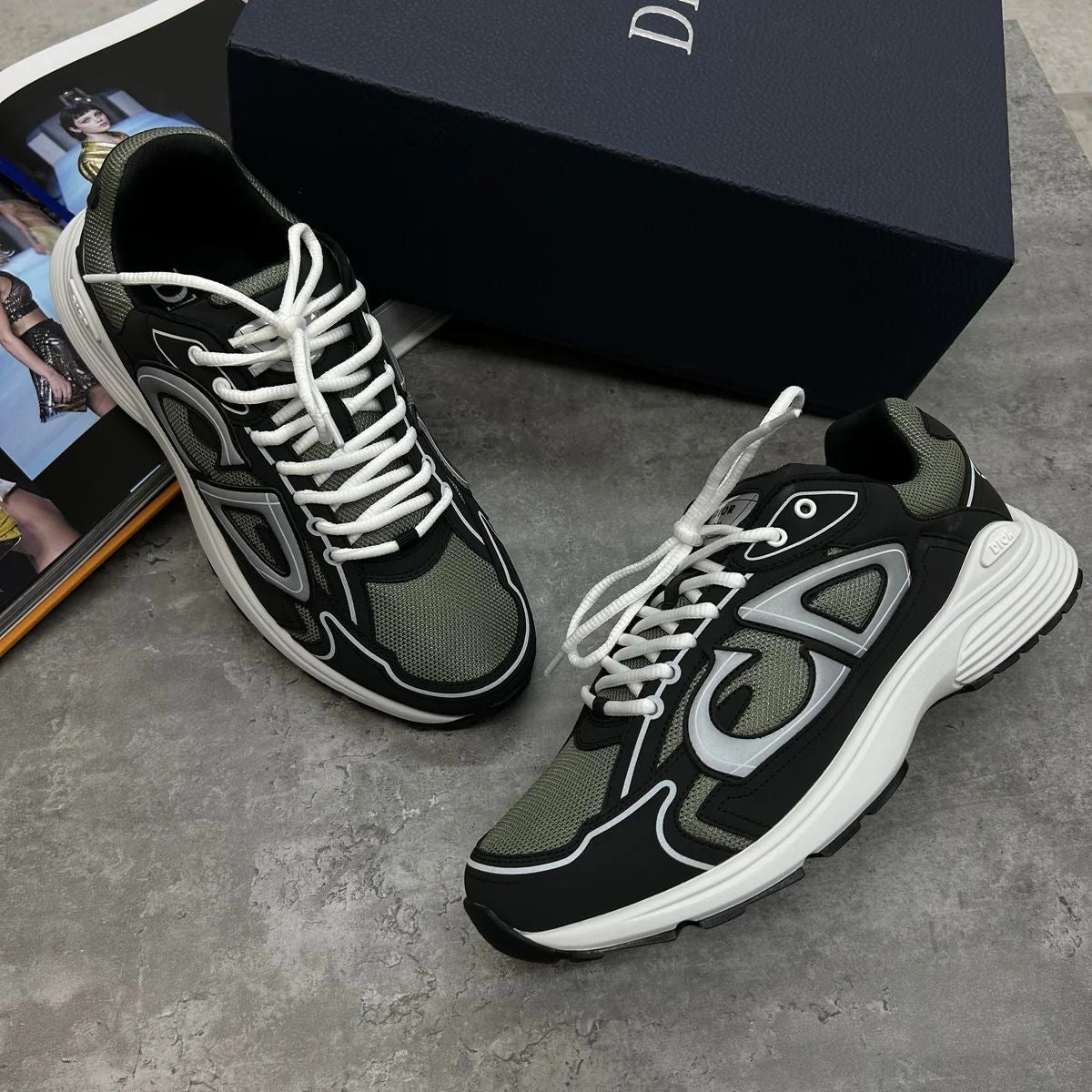 B30 - TRAINER - BLACK/KHAKI