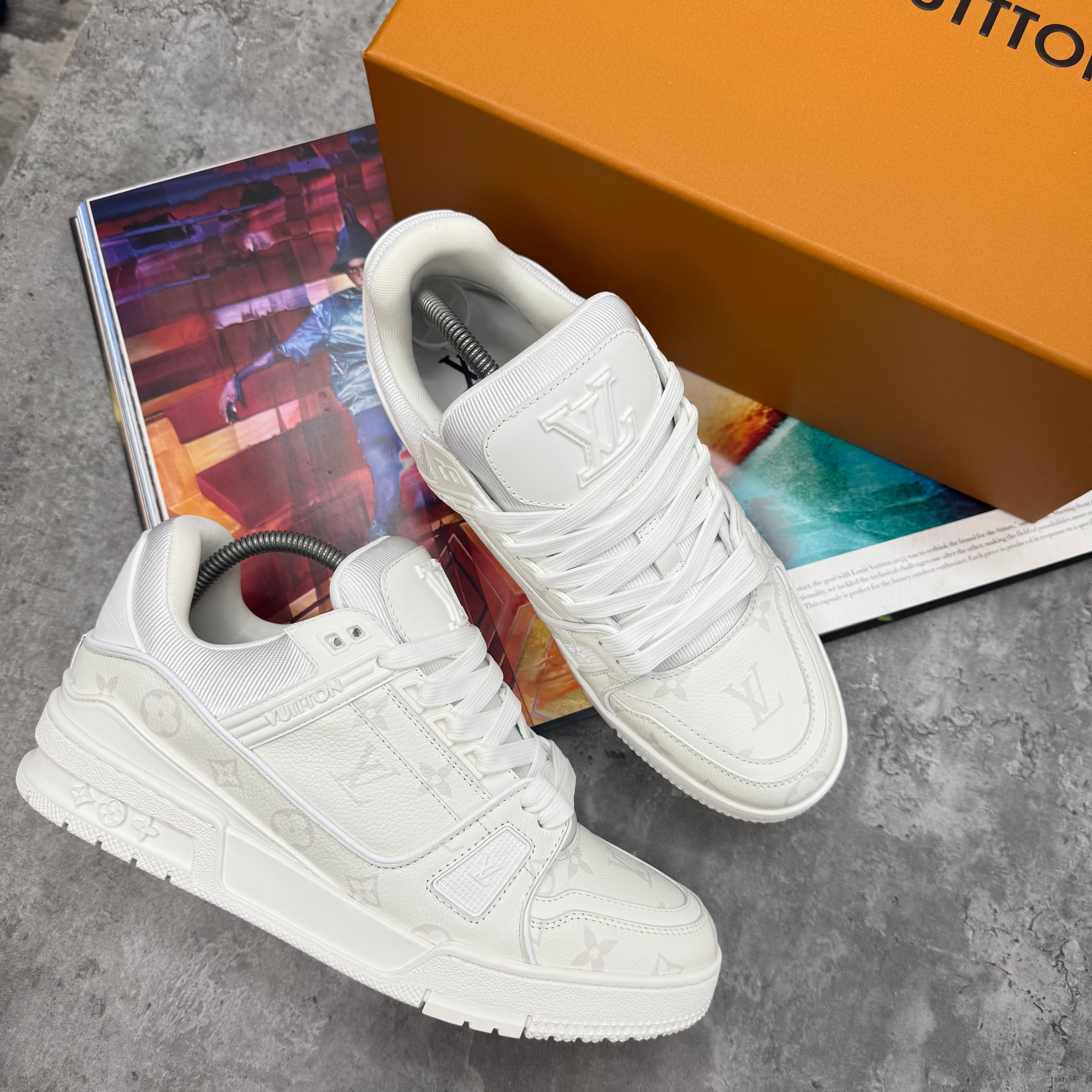 (PRE-ORDER) LVE - MONOGRAM TRAINERS - WHITE