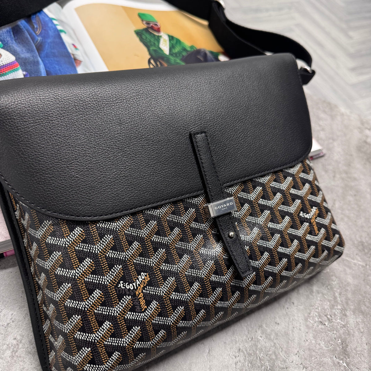 GYRD MAN BAG - BLACK