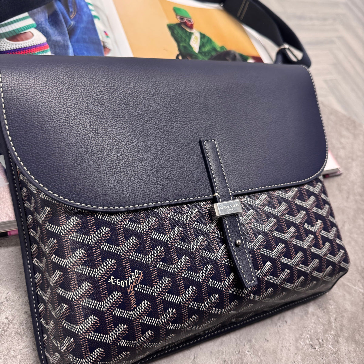 GYRD MAN BAG - NAVY