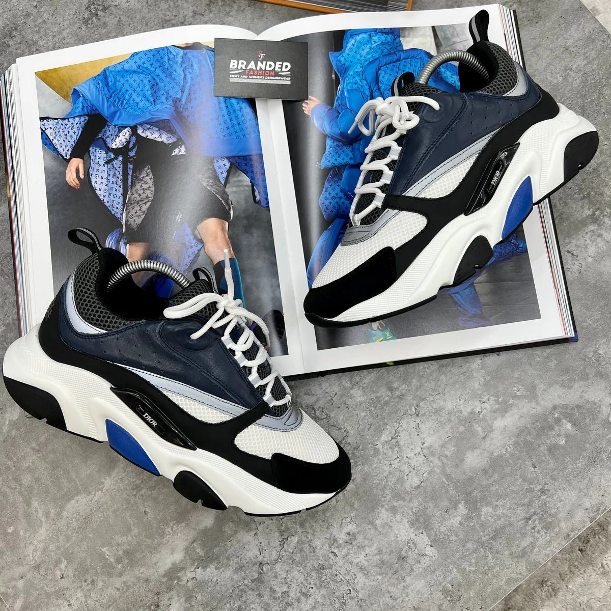 B22 - TRAINERS - NAVY