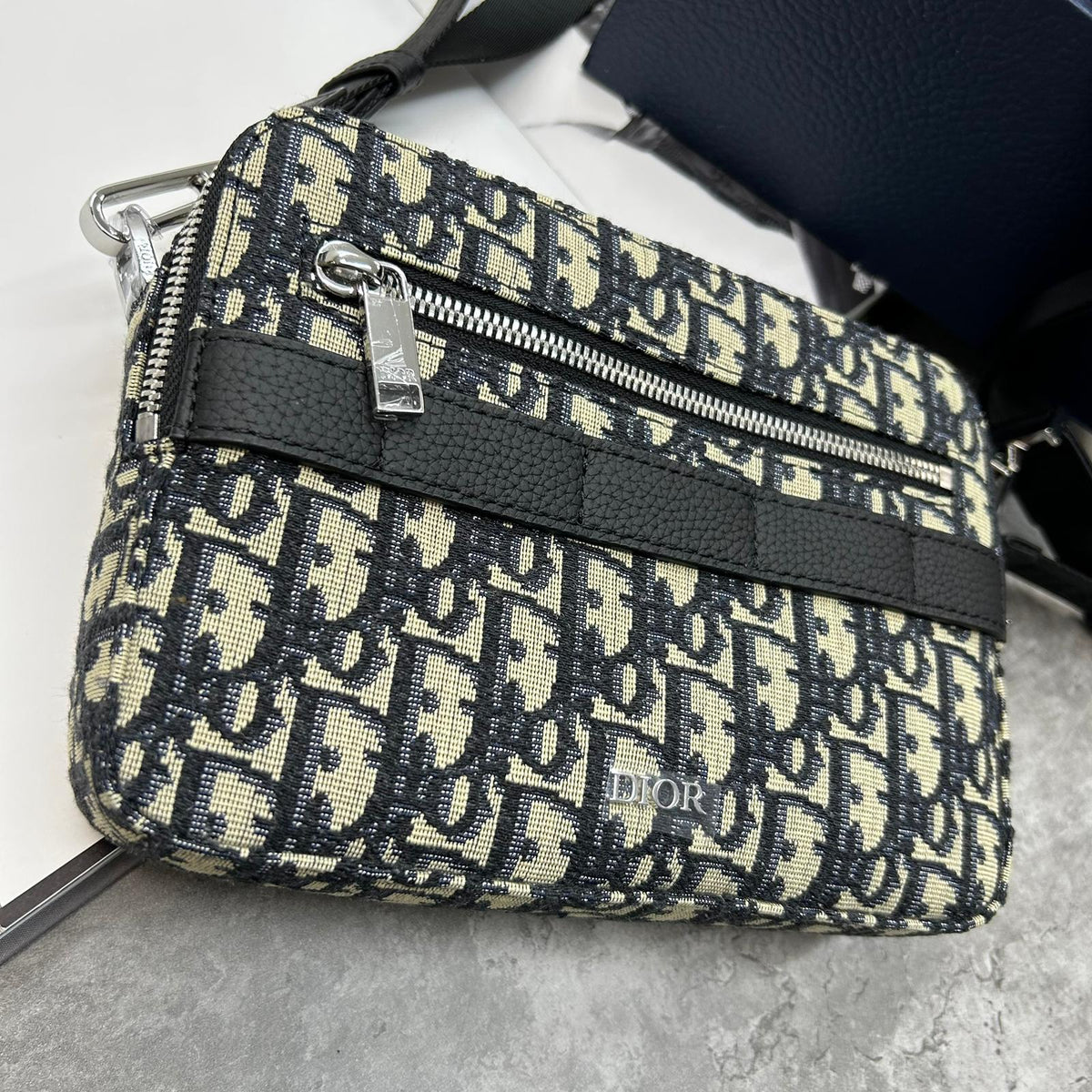 CD - OBLIQUE SAFARI BAG
