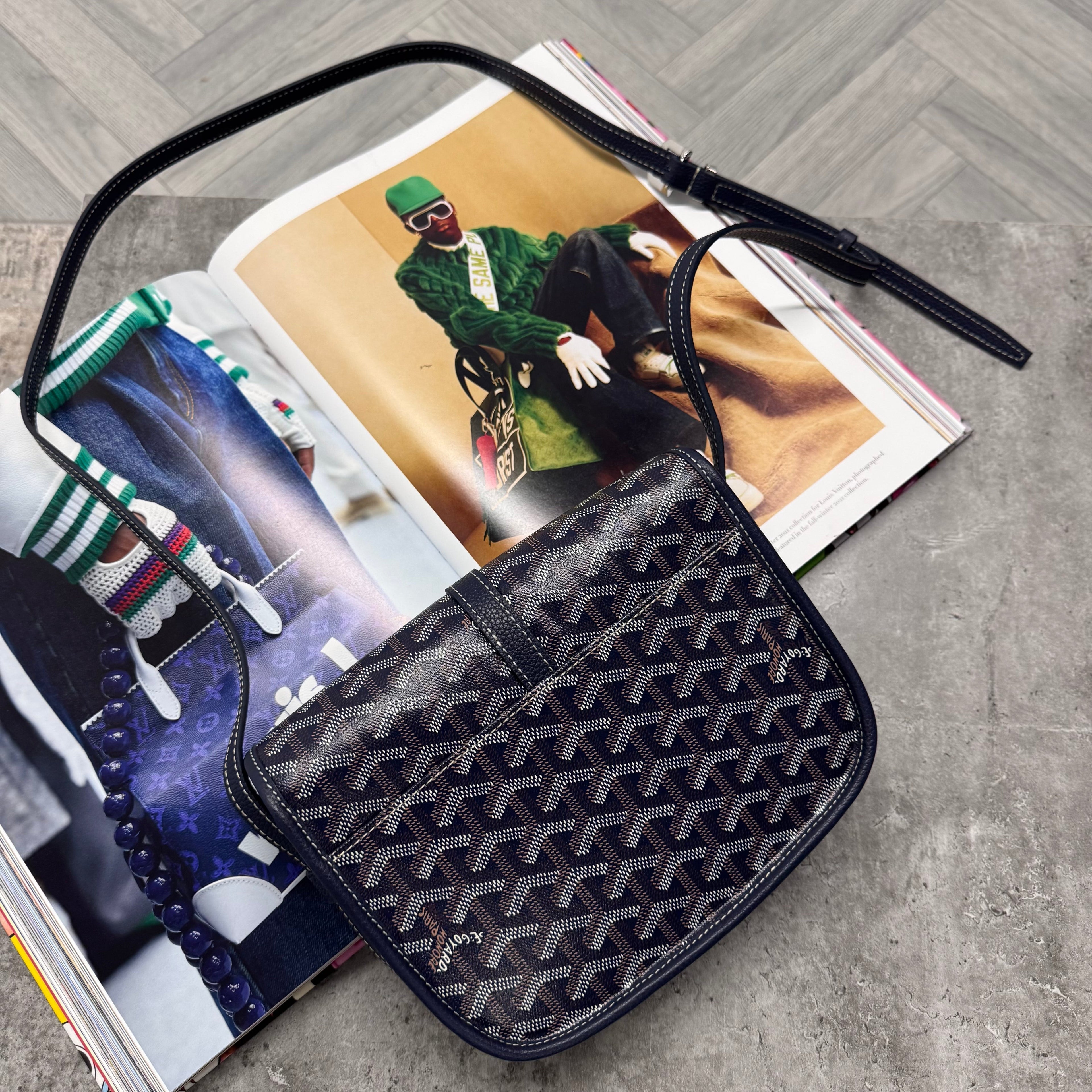 (PRE ORDER) GYRD MAN BAG - NAVY