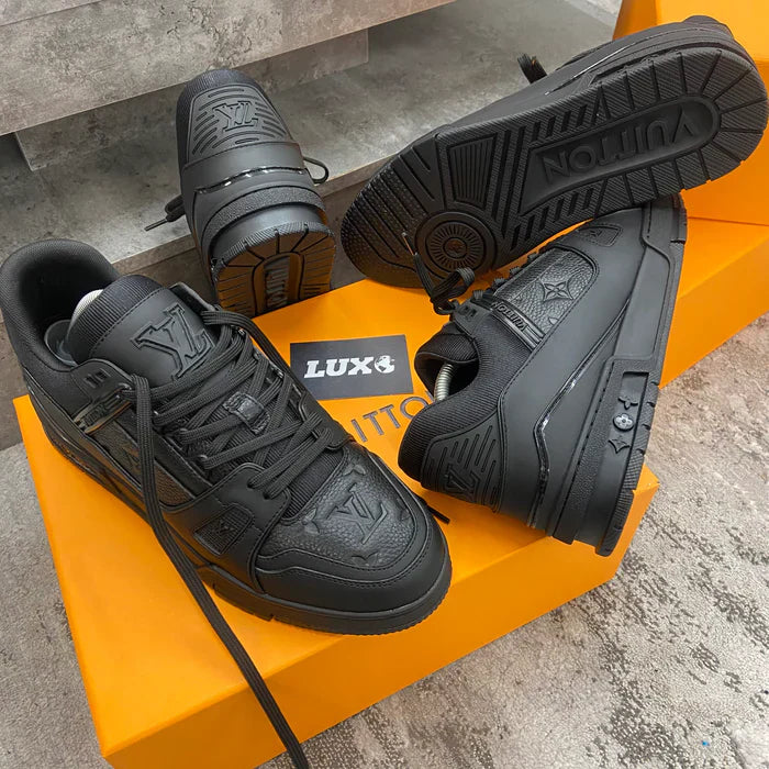 LVE TRAINERS - BLACK