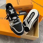 LVE TRAINERS - BLACK