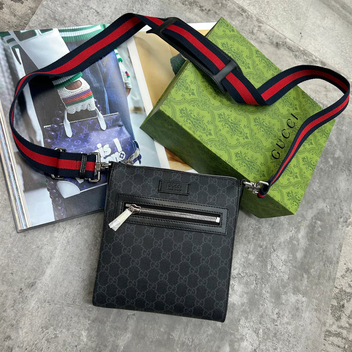 GCI MESSENGER BAG - BLACK