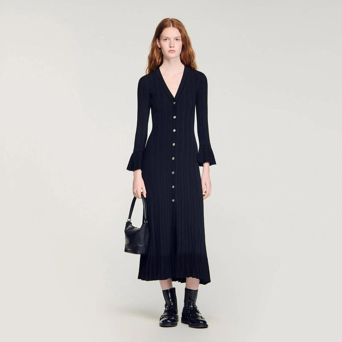 Elegant Ribbed Knit Midi Dress – Black