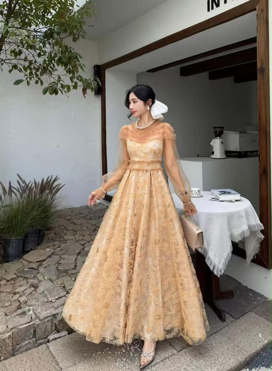 Luxury Lace Evening Gown – Champagne Gold