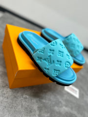 LVE - SLIDES BABY BLUE