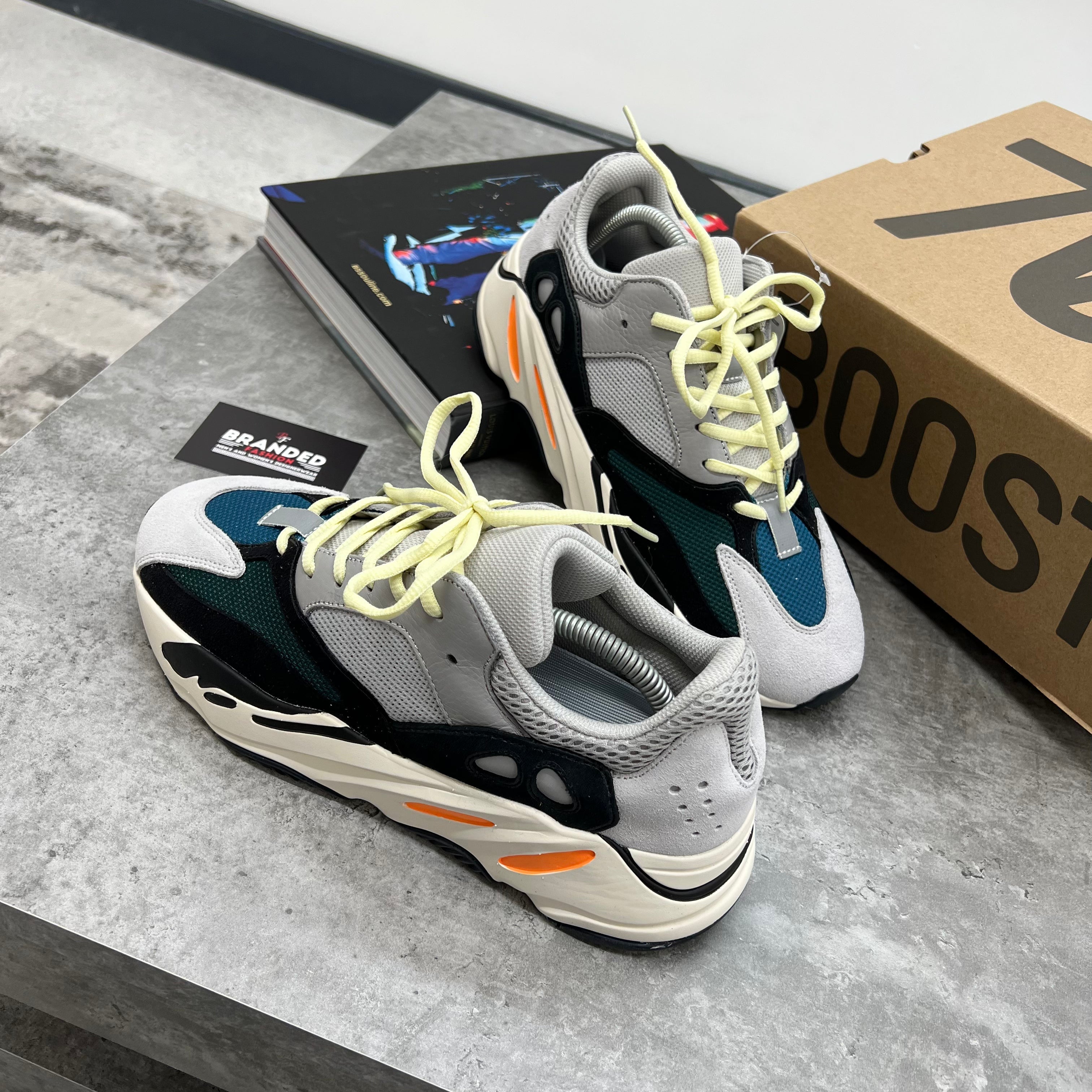 (PRE-ORDER) YZY 700 TRAINER - WAVERUNNER